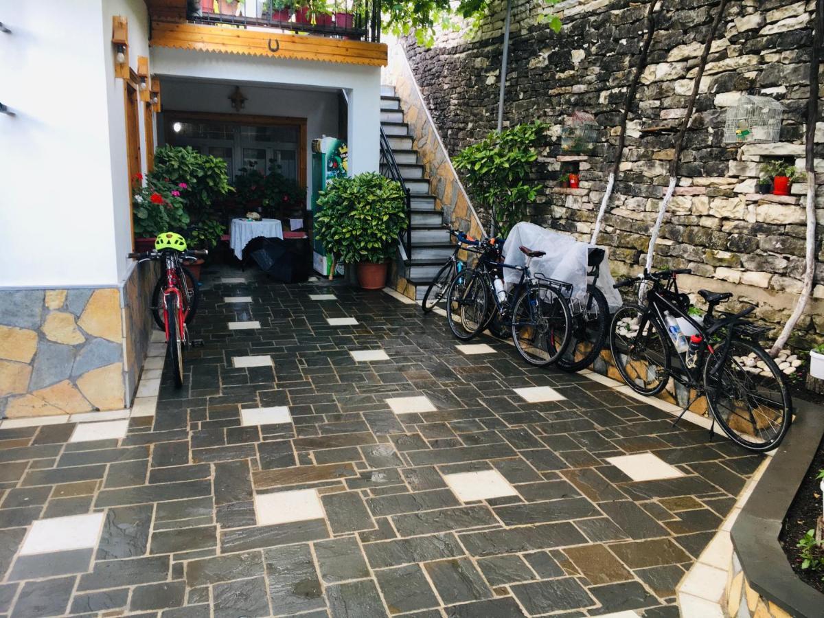 Kore Guest House Gjirokastër Buitenkant foto
