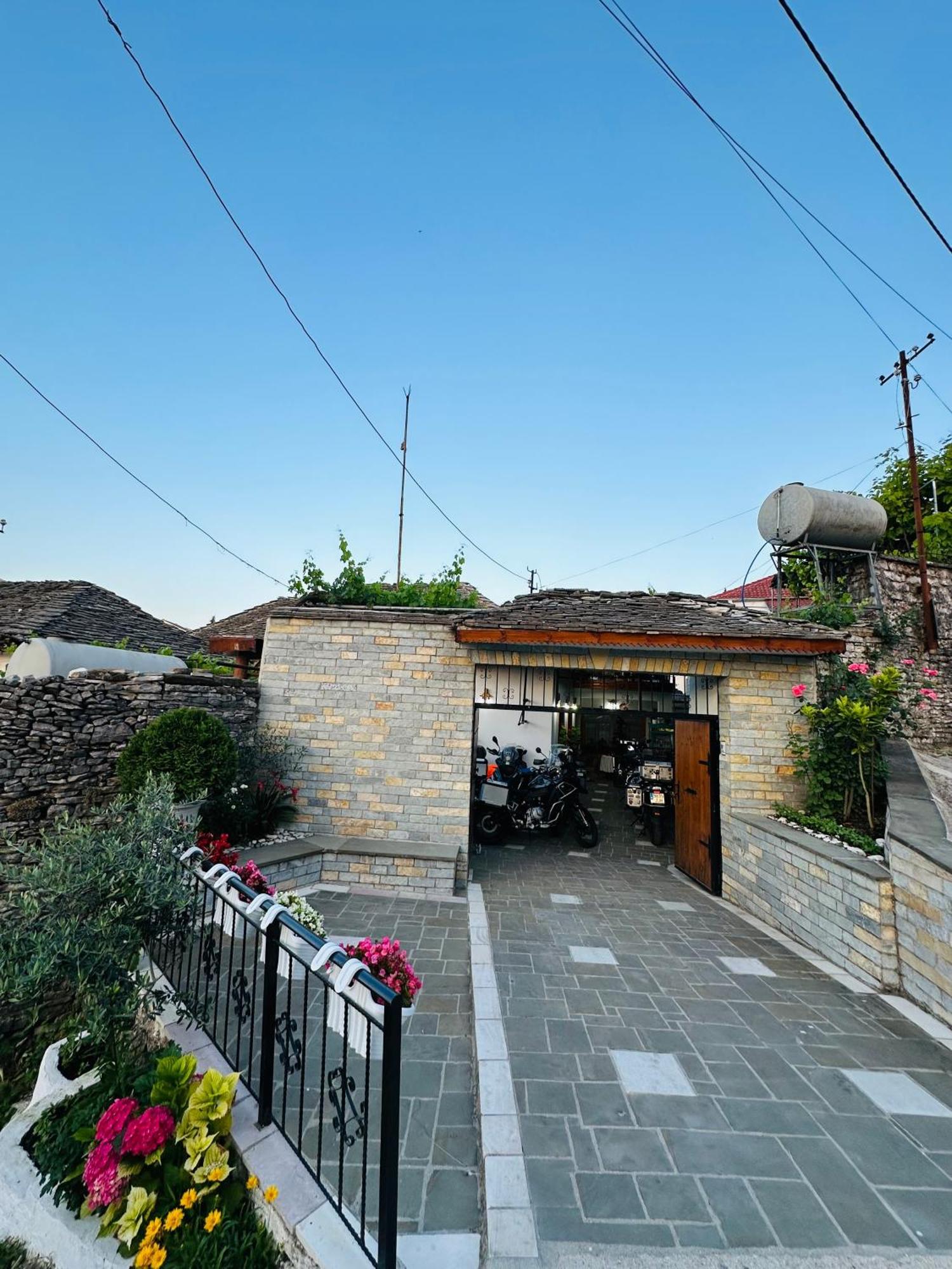 Kore Guest House Gjirokastër Buitenkant foto