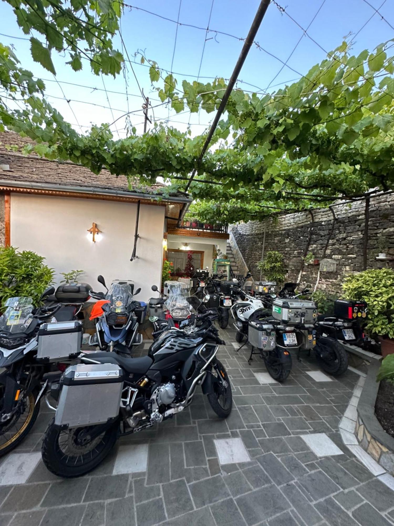 Kore Guest House Gjirokastër Buitenkant foto