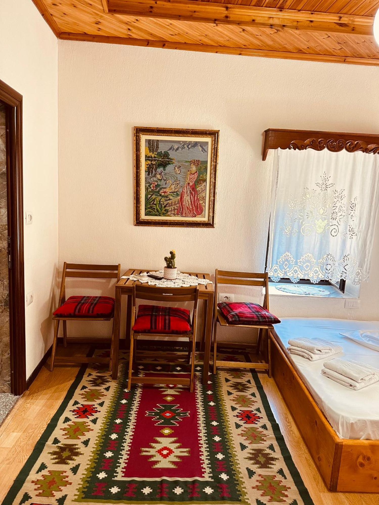 Kore Guest House Gjirokastër Buitenkant foto