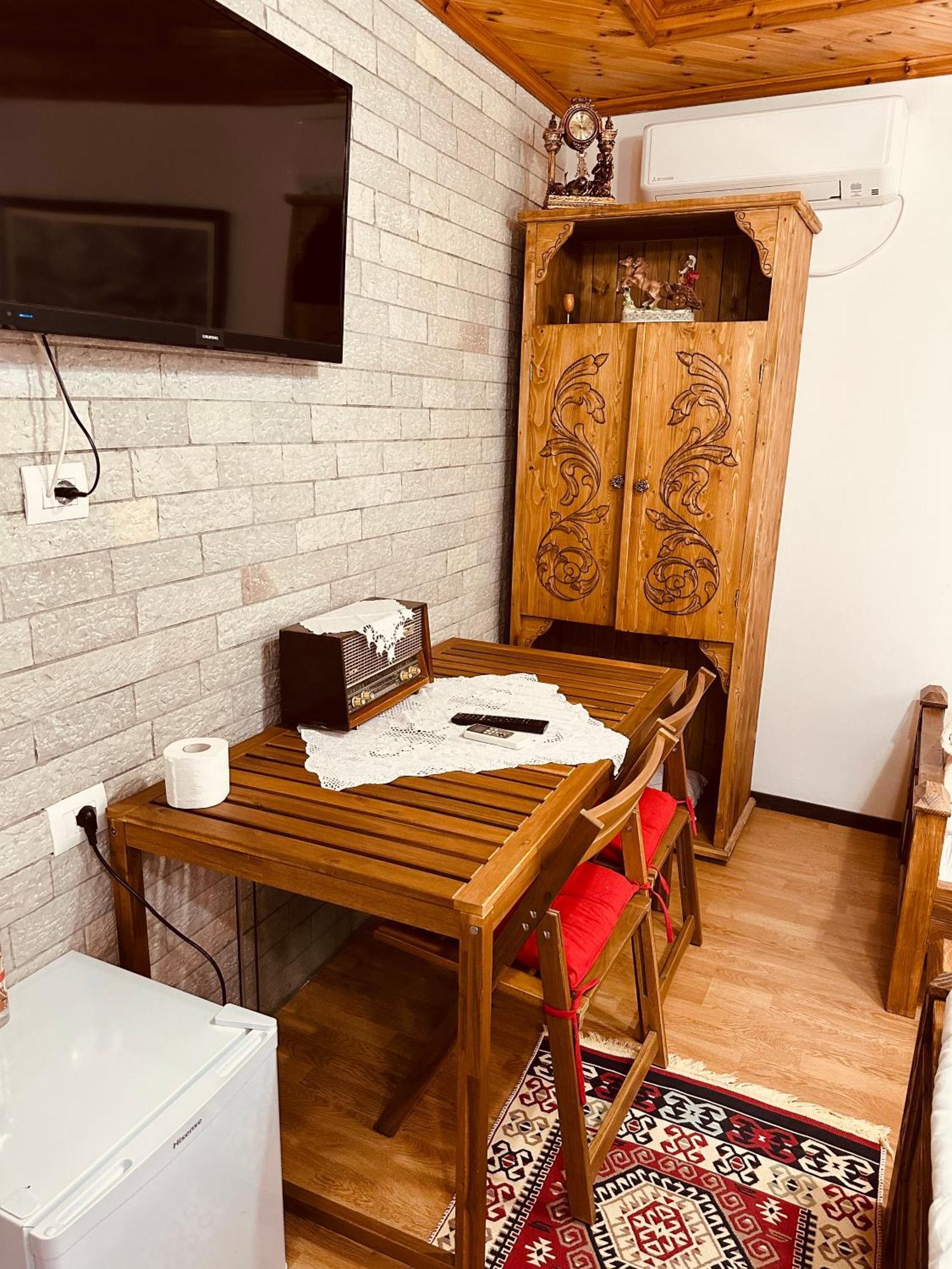 Kore Guest House Gjirokastër Buitenkant foto